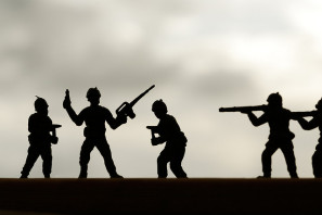 Toy soldiers by Kyle May via Flickr